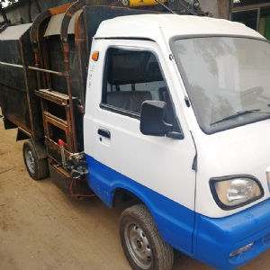 電動(dòng)掛桶垃圾車